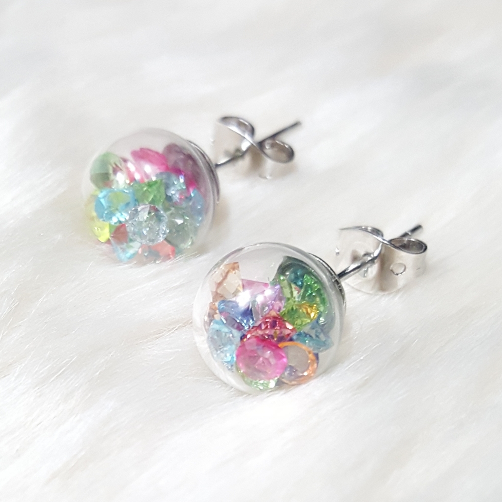 2 pairs of beautiful earrings 😍 Free cute boxes and ribbons.